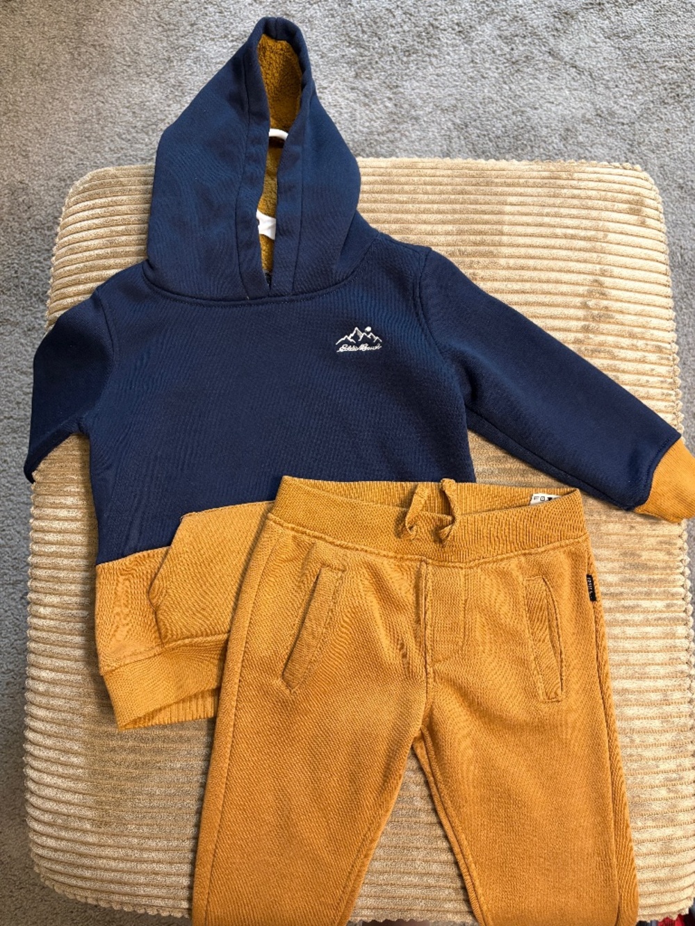 Children’s sweat suit
